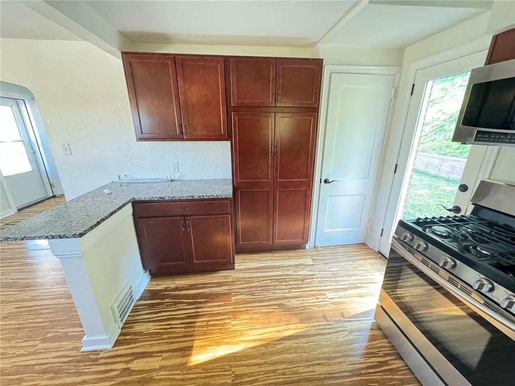 514 Weyman Road Pittsburgh, PA 15236 - Photo 10 of 24 Gallery Image 10