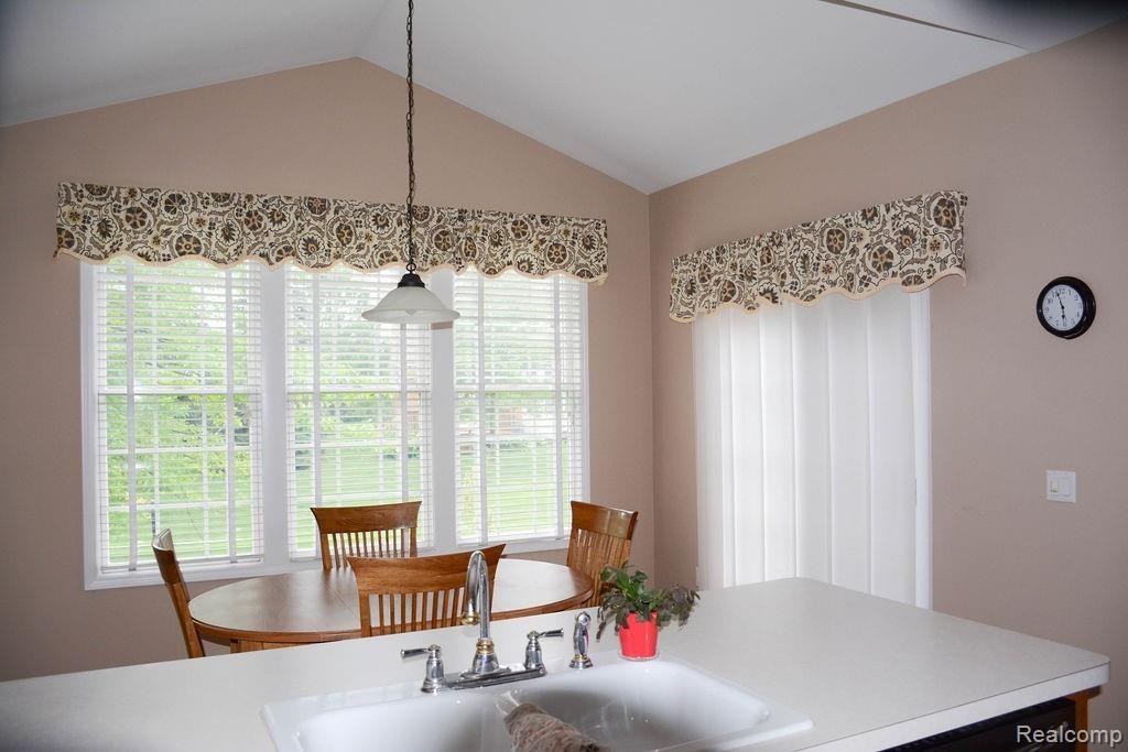 1958 Catlin Drive Rochester, MI 48306 - Photo 9 of 46