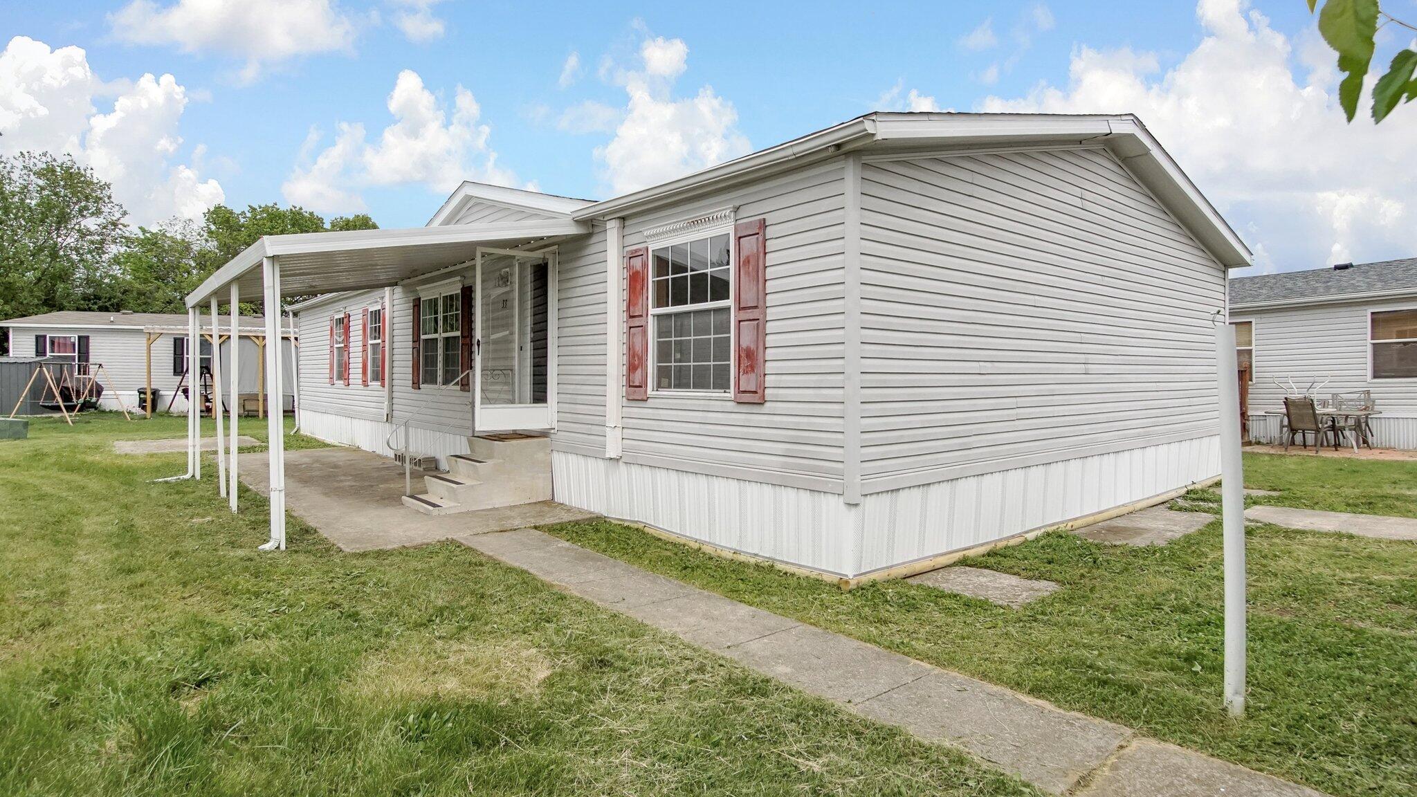 276 Berryville Road Columbus, OH 43207 - Photo 2 of 23 web__DSC2669