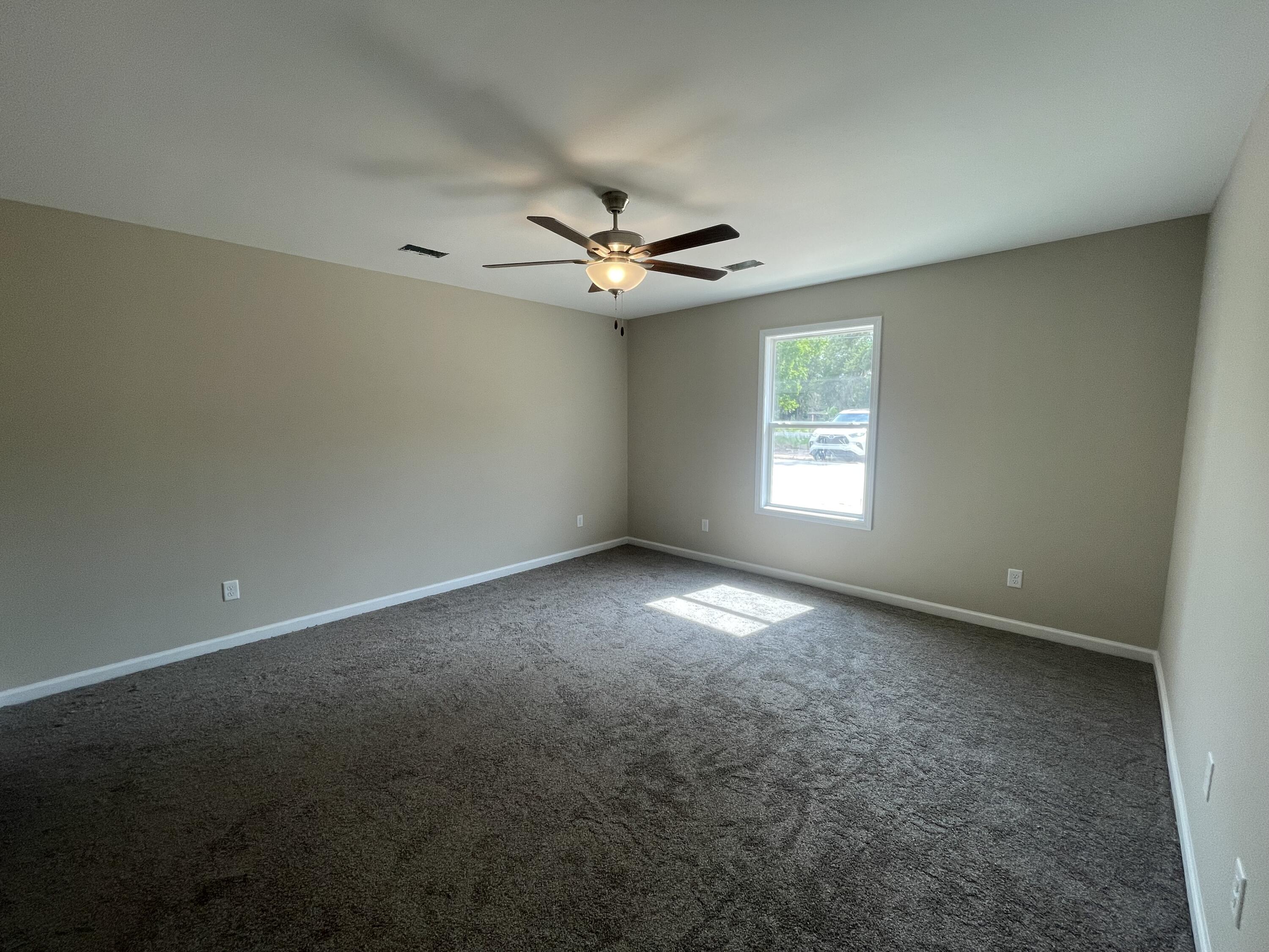 317 South Hampton Street Pinewood, SC 29125 - Photo 5 of 28 IMG_1937