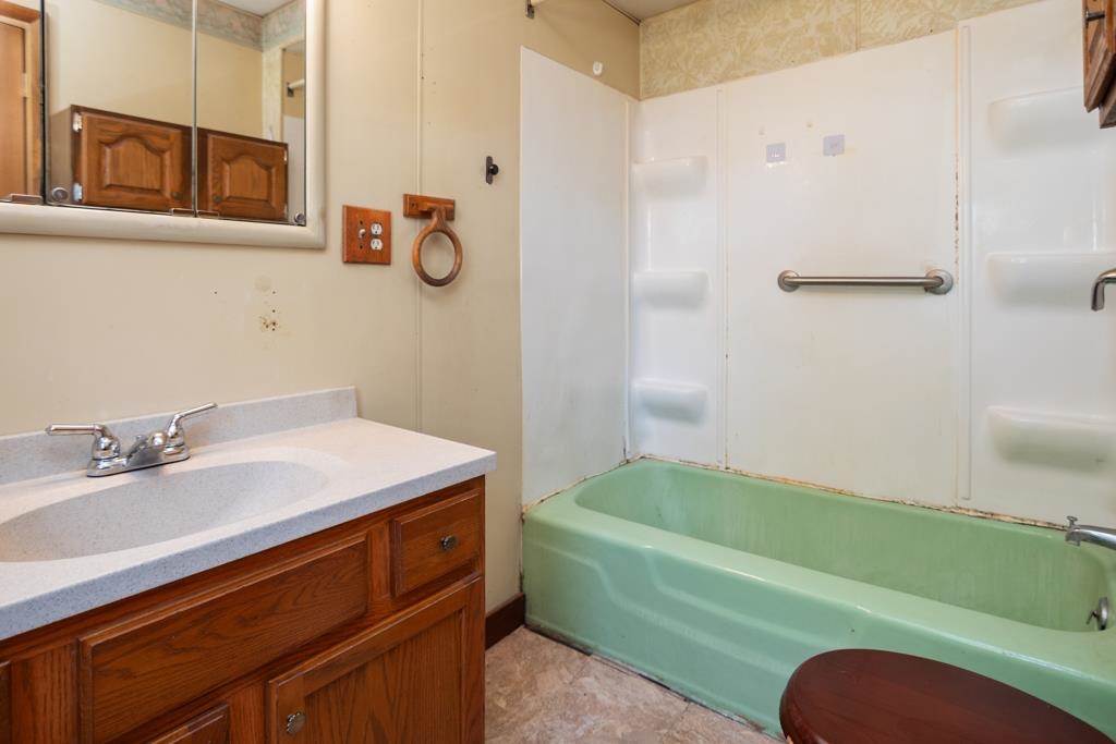 210 North Oak Street Crivitz, WI 54114 - Photo 11 of 45