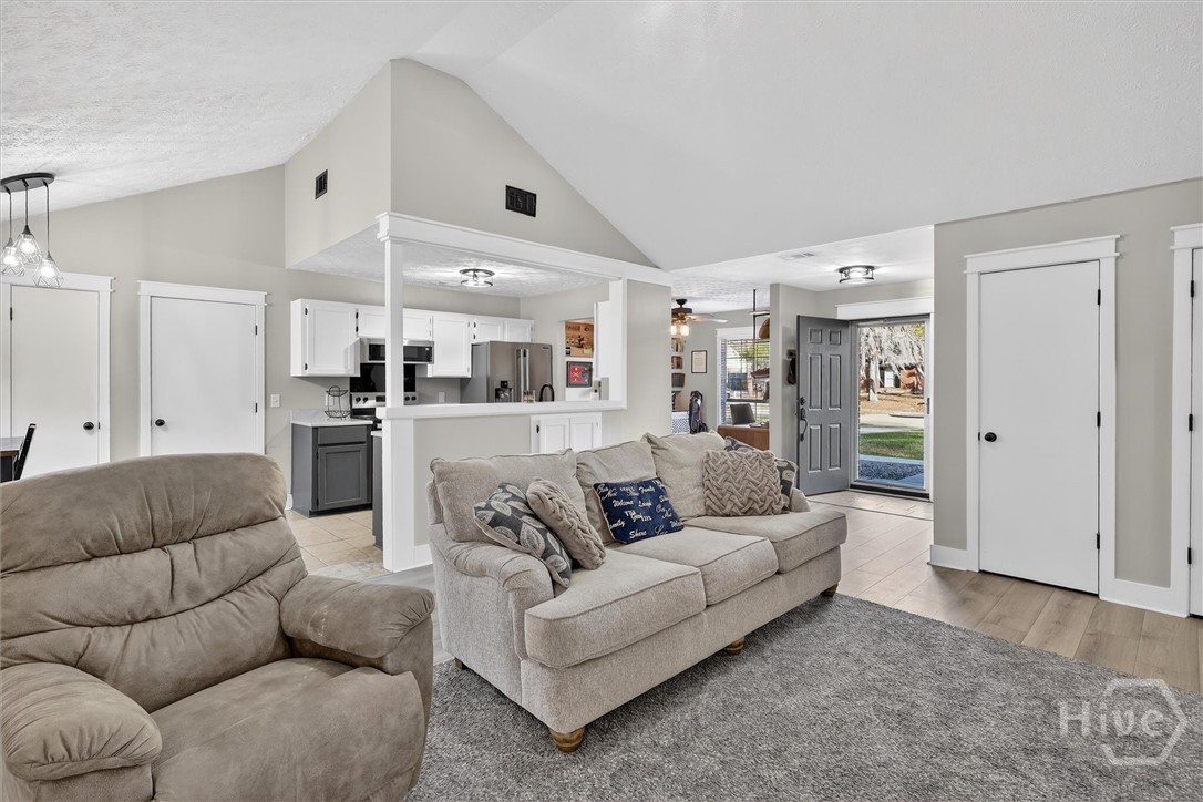 109 Rice Gate Drive Richmond Hill, GA 31324 - Photo 8 of 37