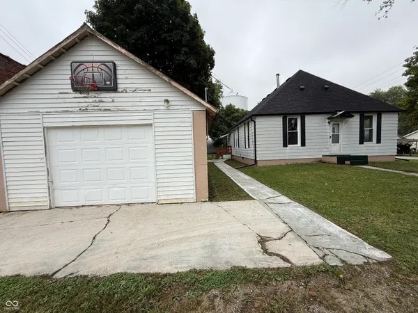 $180,000 | 7077 West 450 South, Williamsport, IN 47993