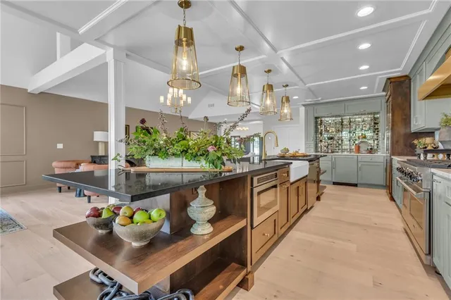 $1,500,000 | 12811 West 71st Street, Shawnee, KS 66216