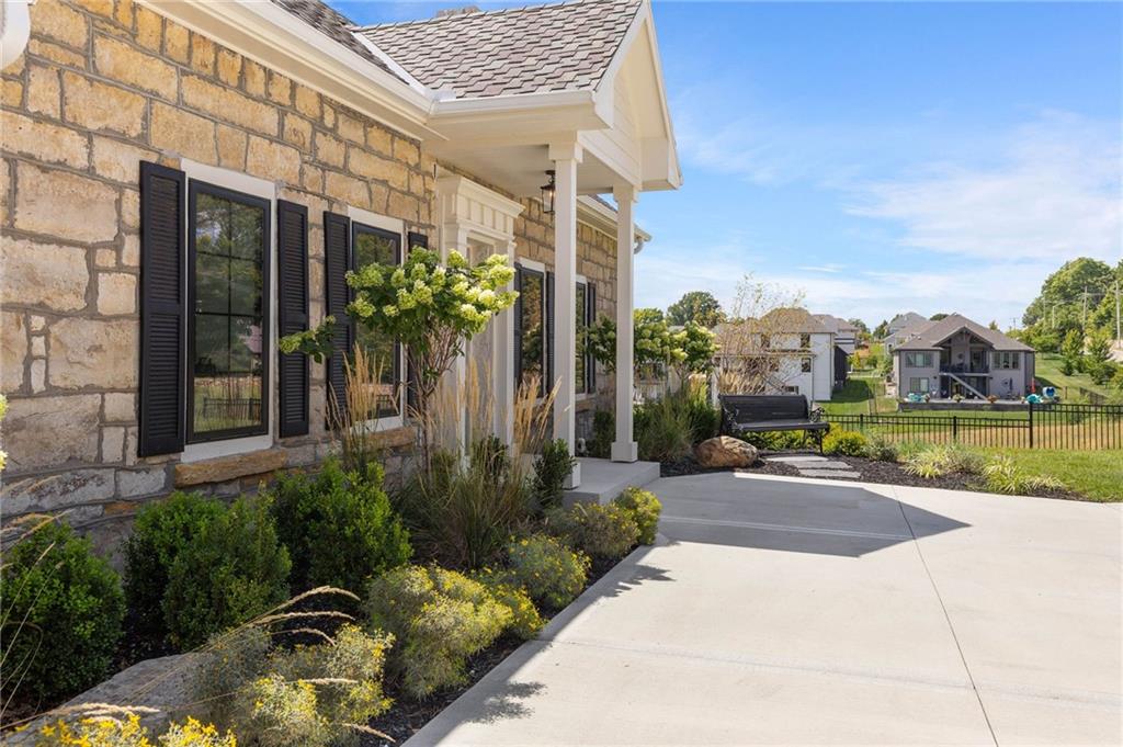 12811 West 71st Street Shawnee, KS 66216 - Photo 4 of 73