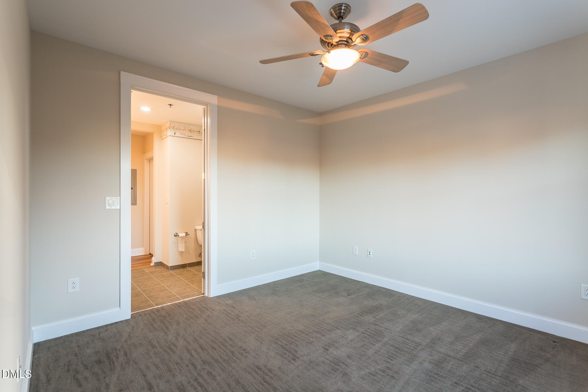 618 North Boylan Avenue, Unit 528 Raleigh, NC 27603 - Photo 20 of 21 20 618 N Boylan Ave Int Unit 528 mls