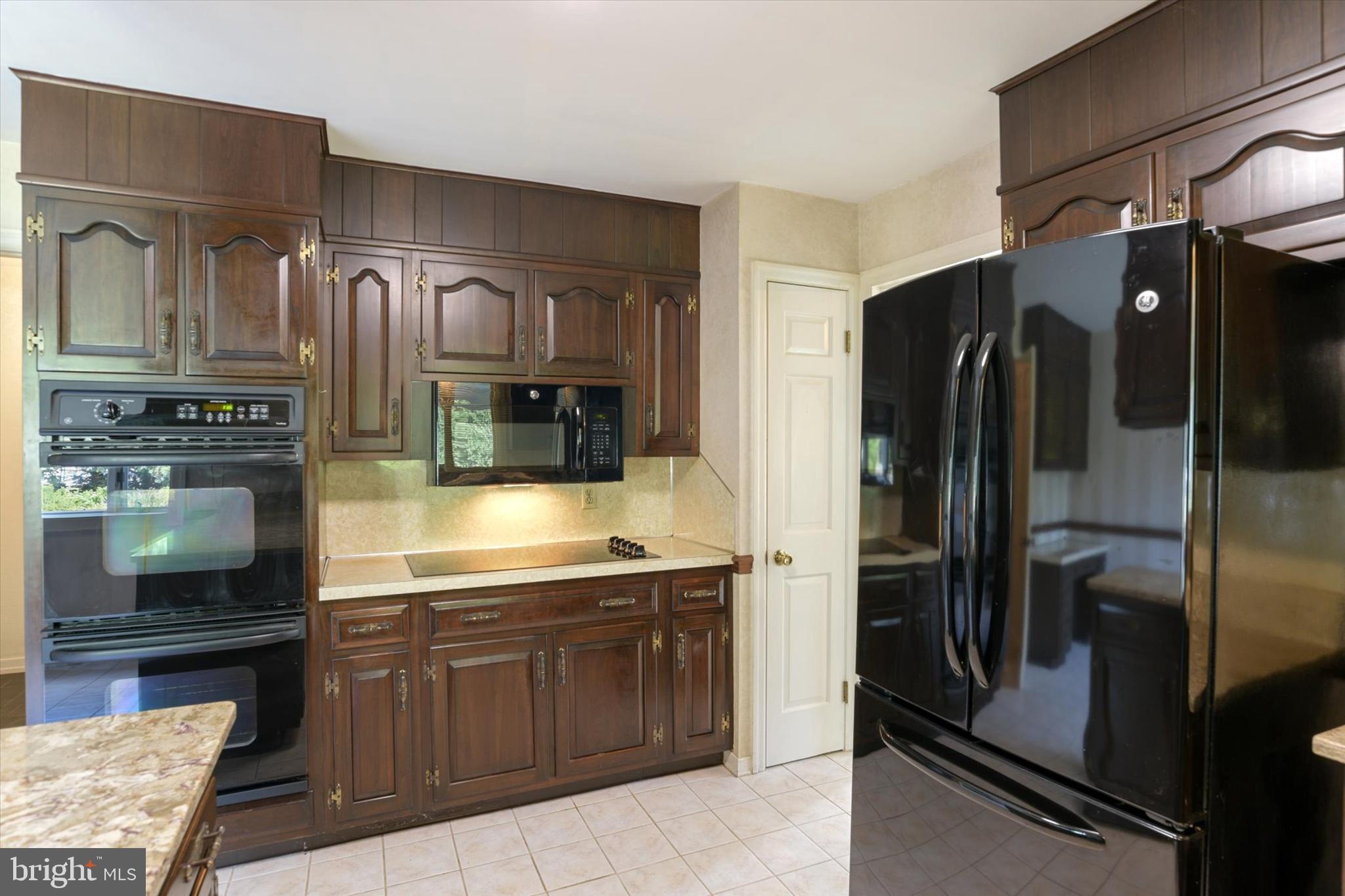 4351 Crestview Road Harrisburg, PA 17112 - Photo 6 of 28 Gallery Image 6