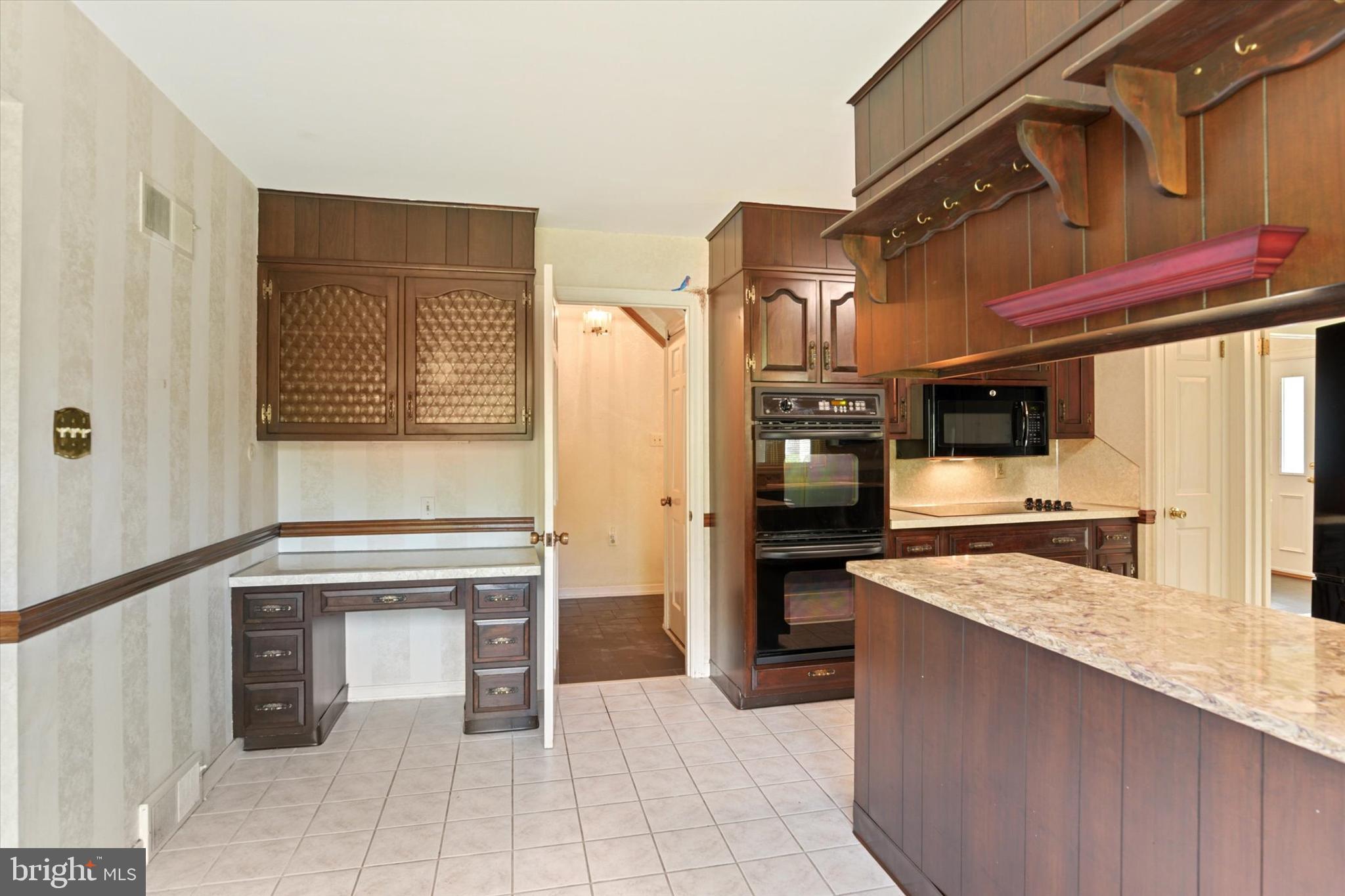 4351 Crestview Road Harrisburg, PA 17112 - Photo 8 of 28 Gallery Image 8