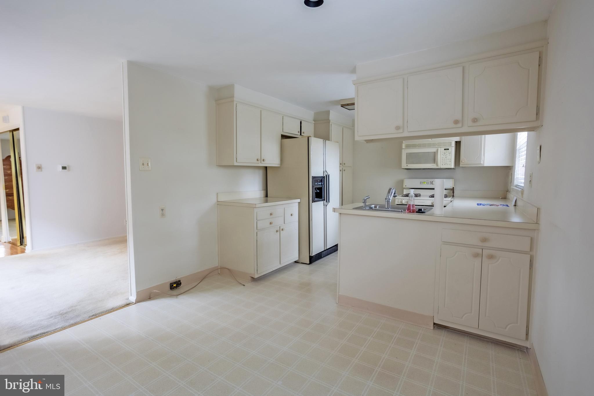 762 Susquehanna Road Philadelphia, PA 19111 - Photo 11 of 45 Kitchen
