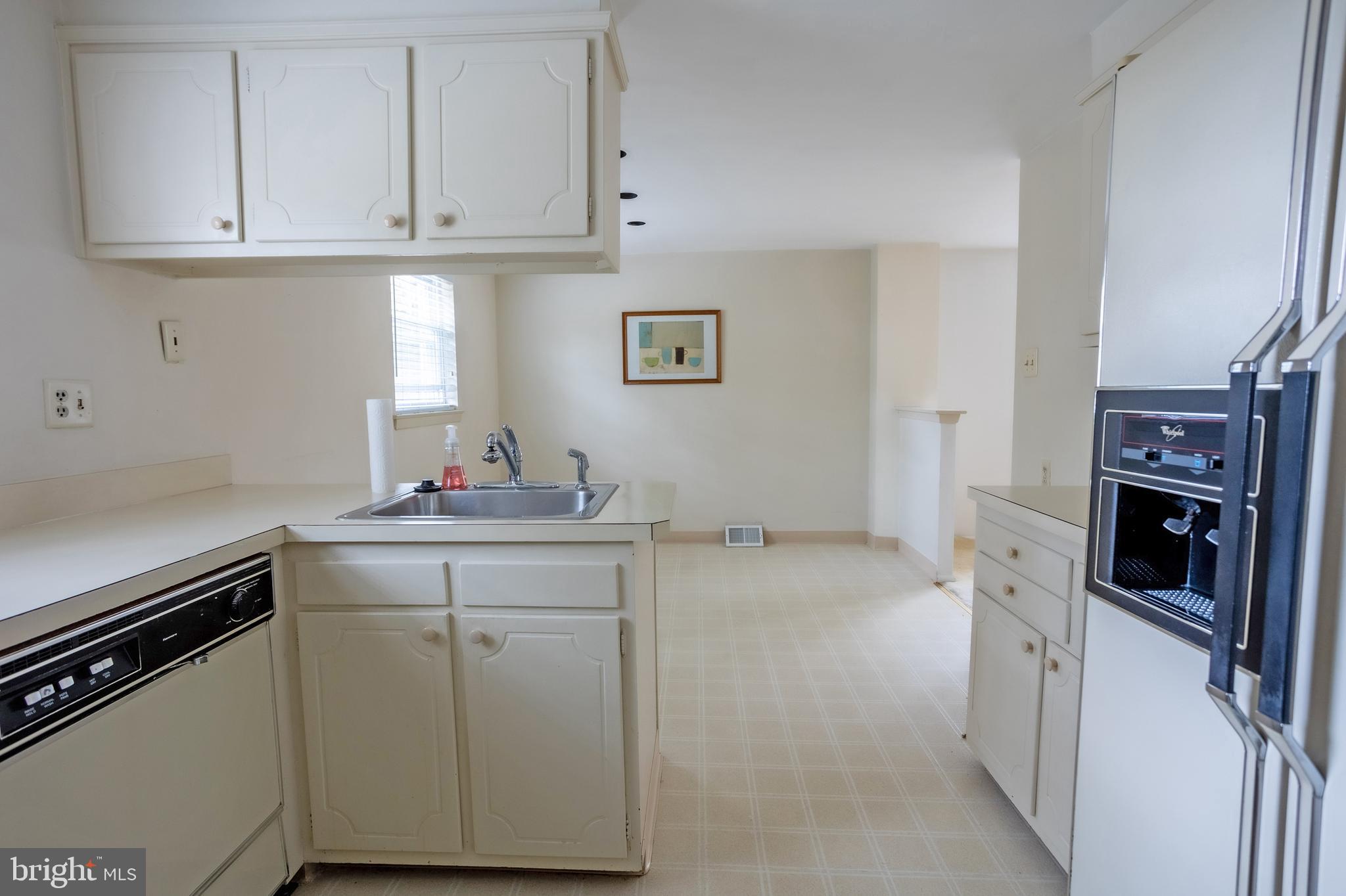 762 Susquehanna Road Philadelphia, PA 19111 - Photo 12 of 45 Kitchen
