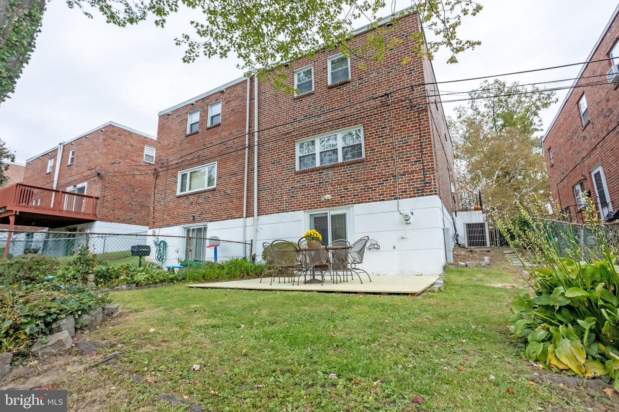 762 Susquehanna Road Philadelphia, PA 19111 - Photo 28 of 45 Exterior Rear