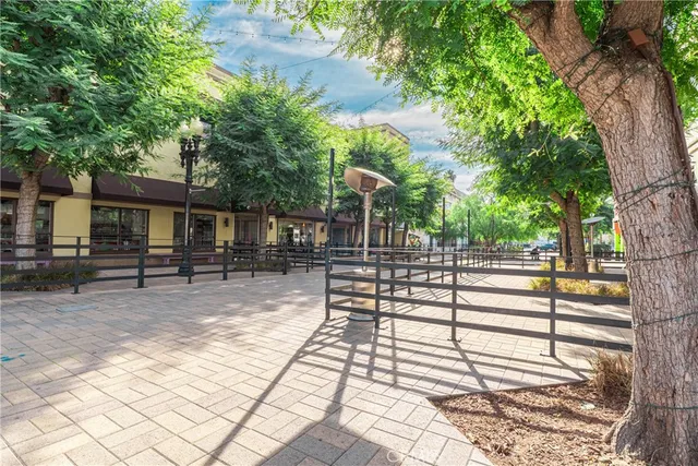 $2,500 | 450 East 4th Street, Unit 319, Santa Ana, CA 92701