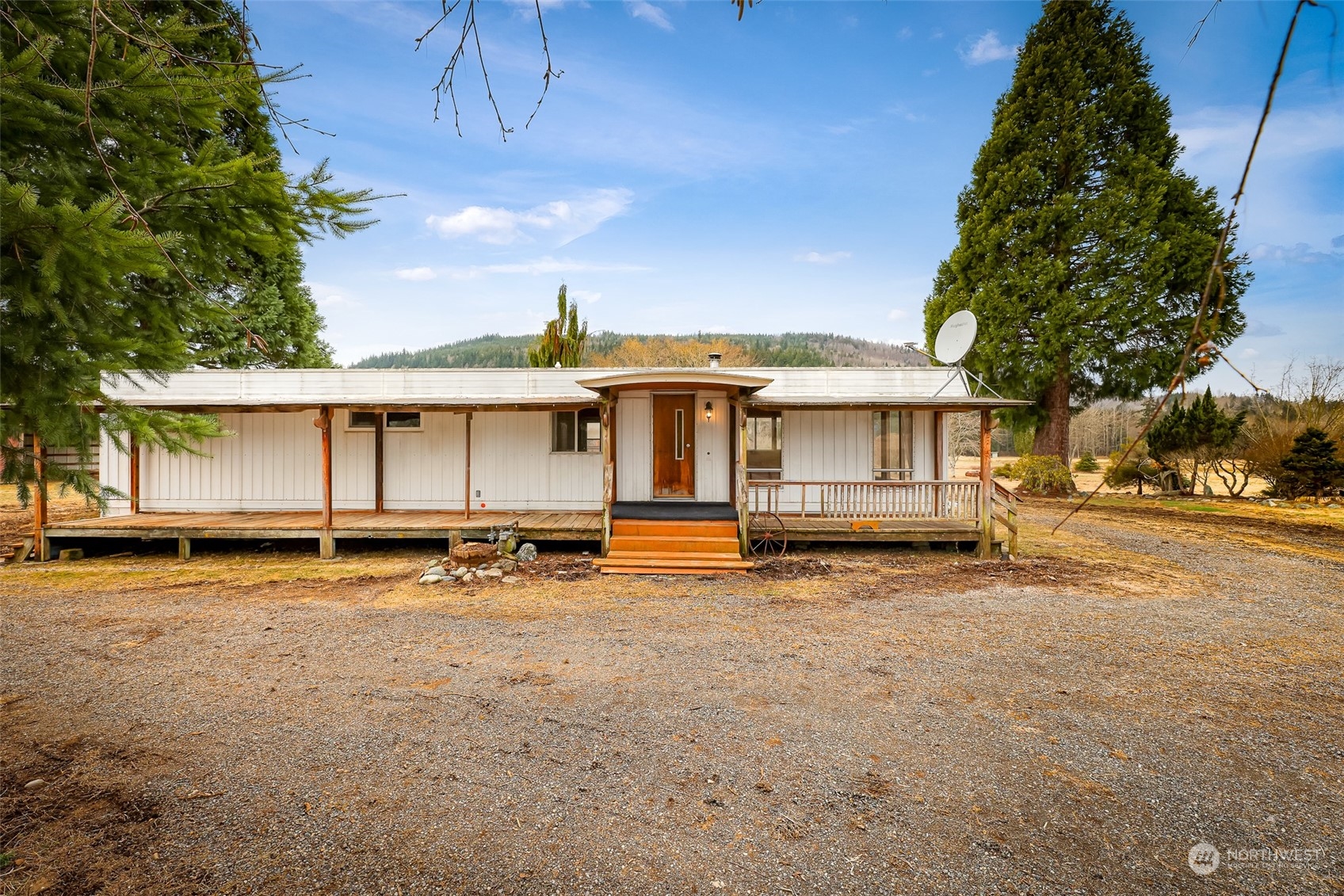 4115 Squalicum Lake Road Bellingham, WA 98226 - Photo 1 of 31 Gallery Image 1