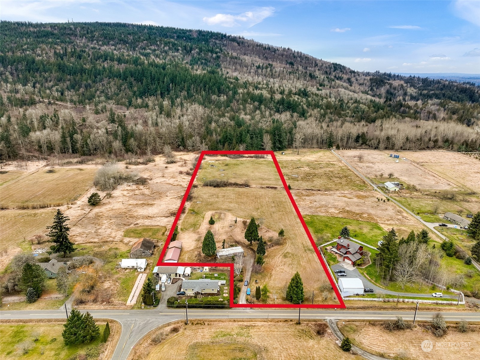 4115 Squalicum Lake Road Bellingham, WA 98226 - Photo 2 of 31 Gallery Image 2
