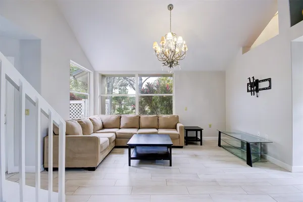 $375,000 | 504 Bradford Court, Unit 504, Boynton Beach, FL 33436