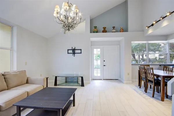 $375,000 | 504 Bradford Court, Unit 504, Boynton Beach, FL 33436