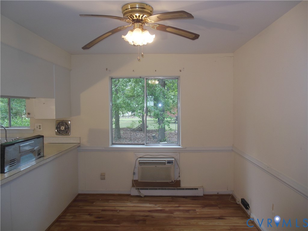 Kitchen - Dining Area