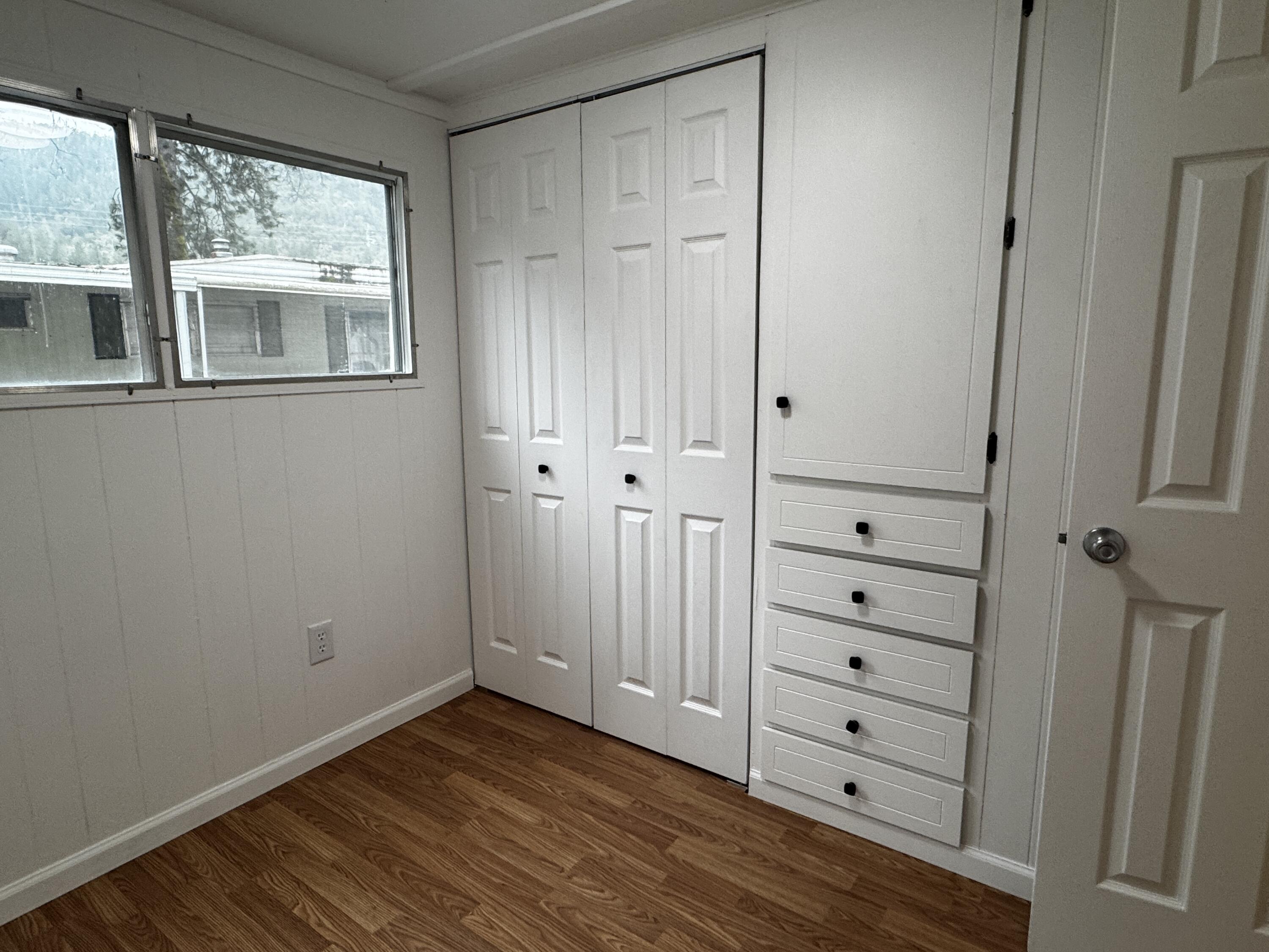 9566 Old Stage Road, Unit 27 Central Point, OR 97502 - Photo 9 of 12 2nd bedroom with storage