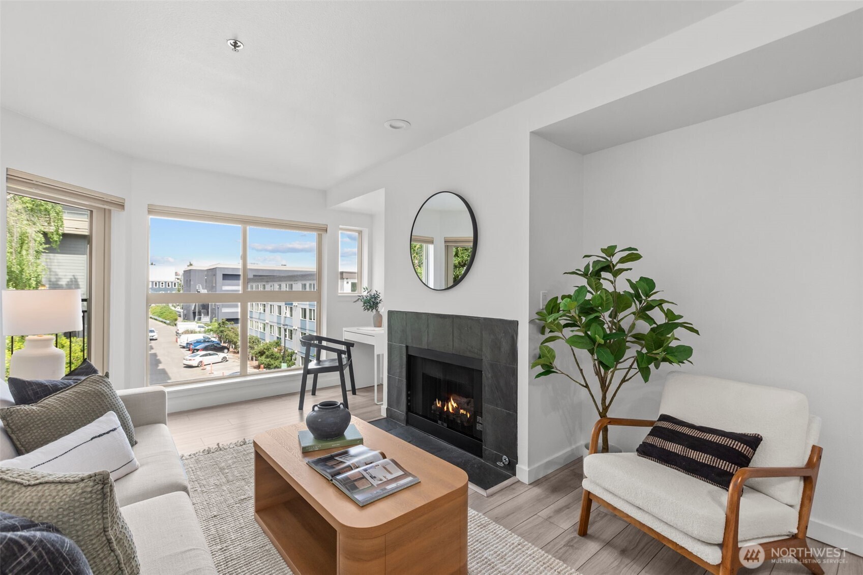701 Galer Street, Unit 505 Seattle, WA 98109 - Photo 4 of 40