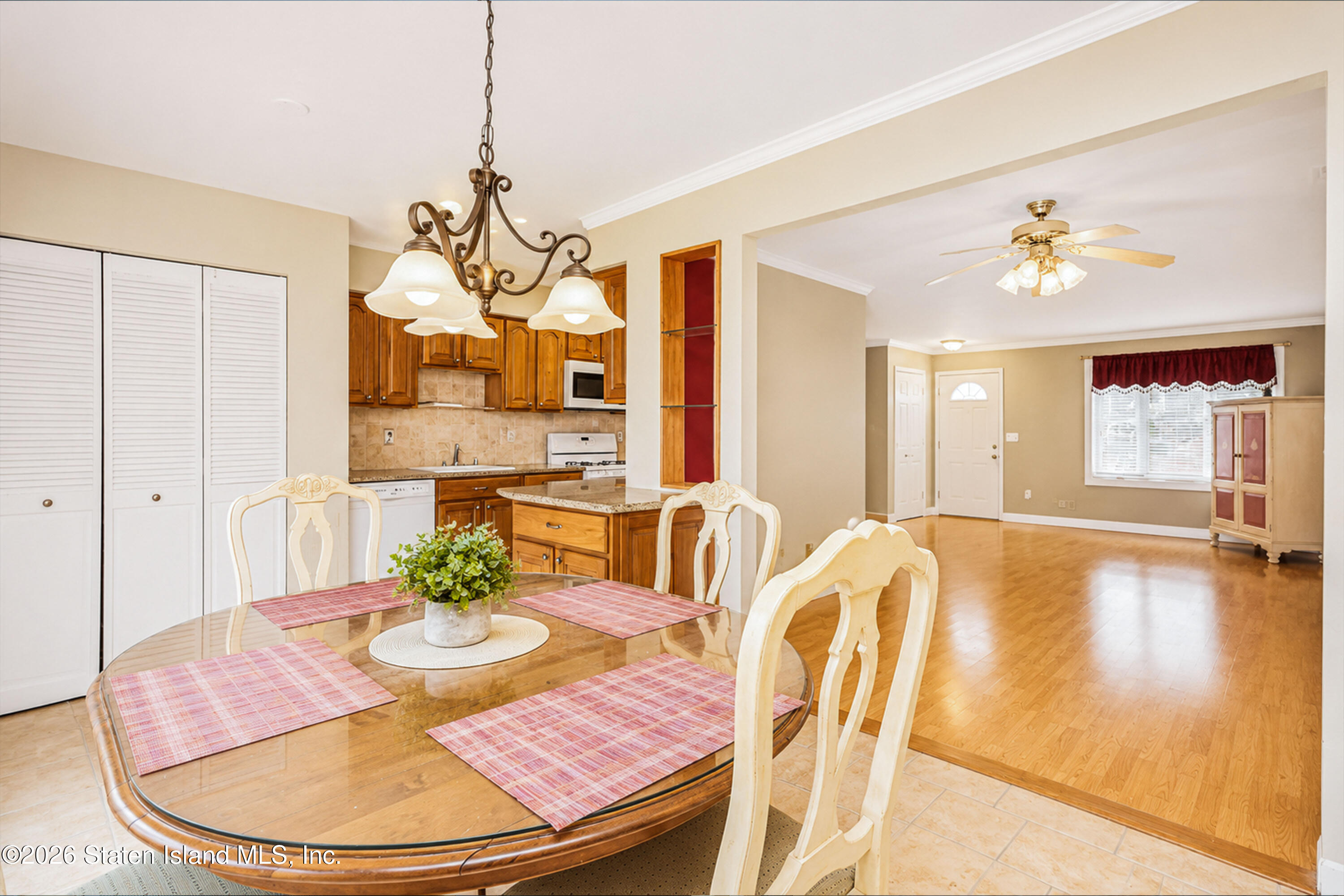 5 Redwood Loop Staten Island, NY 10309 - Photo 8 of 33 8