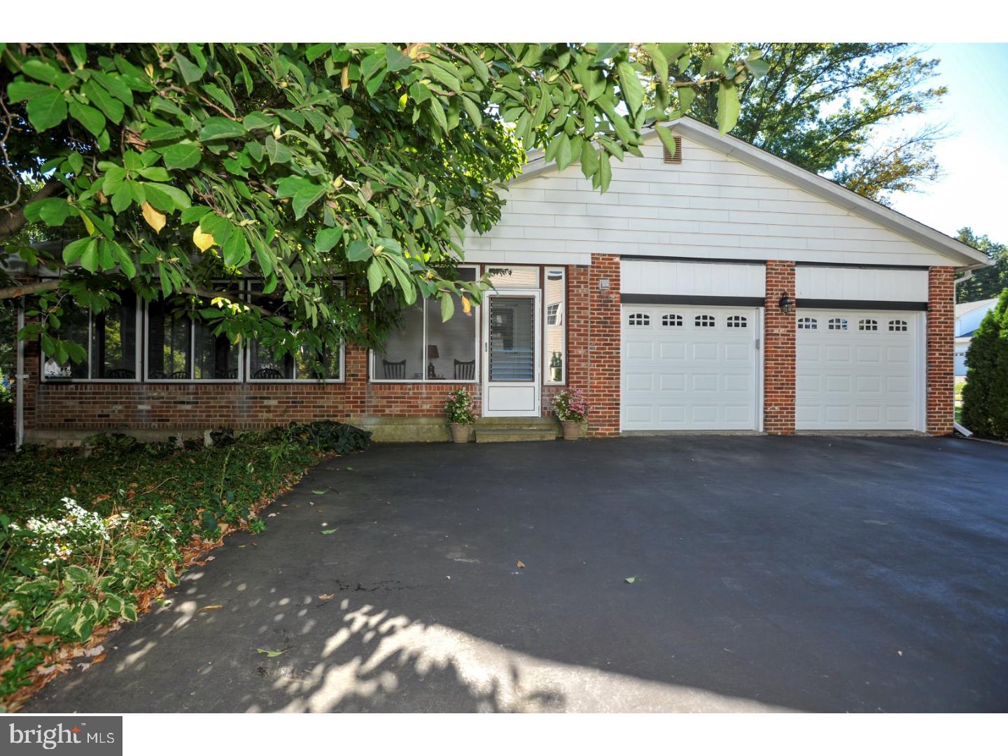 1165 Meadowbrook Road Southampton, PA 18966 - Photo 2 of 25 Gallery Image 2