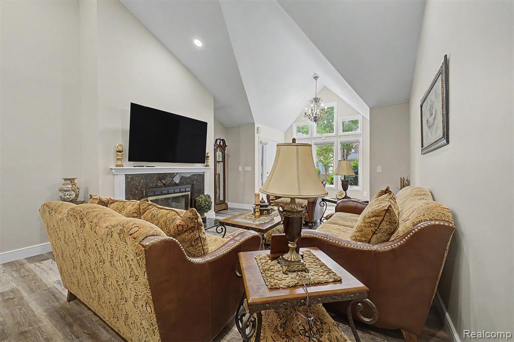 816 North Beech Daly Road Dearborn Heights, MI 48127 - Photo 6 of 47