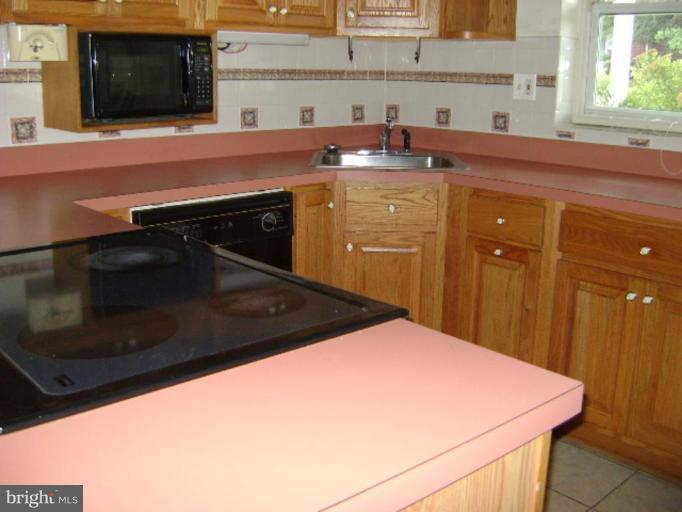 809 Chatfield Road Joppa, MD 21085 - Photo 14 of 18 Kitchen/Dining Room