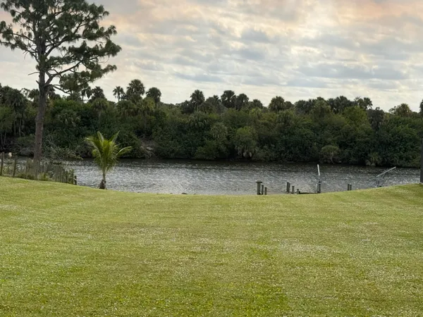 $2,000 | 11816 Southwest Grapefruit Court, Palm City, FL 34990