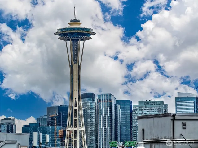 $315,000 | 626 4th Avenue West, Unit 305, Seattle, WA 98119