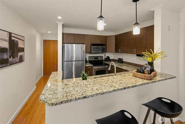 $315,000 | 626 4th Avenue West, Unit 305, Seattle, WA 98119