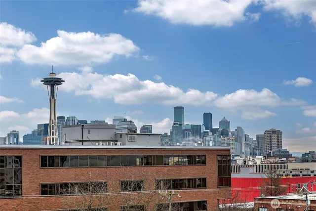 $315,000 | 626 4th Avenue West, Unit 305, Seattle, WA 98119