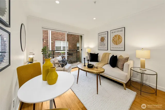 $315,000 | 626 4th Avenue West, Unit 305, Seattle, WA 98119