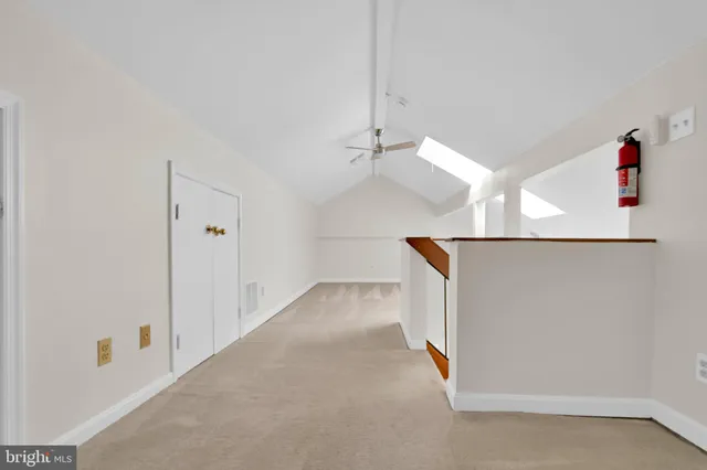 an entryway in a room