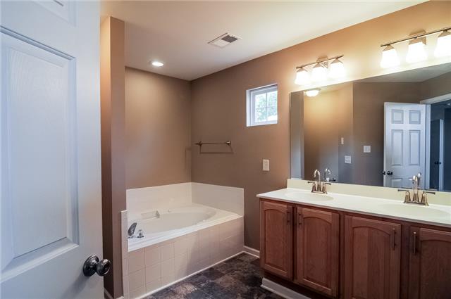 1477 Timber Ridge Circle Nashville, TN 37211 - Photo 12 of 20 Master bath