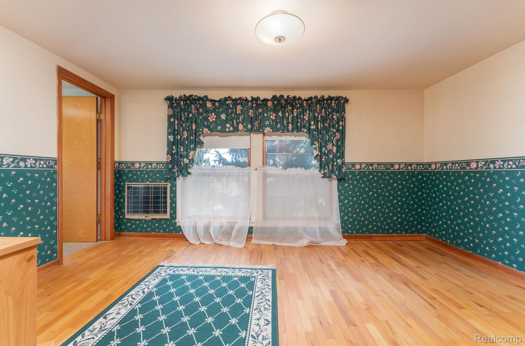 8503 Byron Road Howell, MI 48855 - Photo 14 of 27 Gallery Image 14