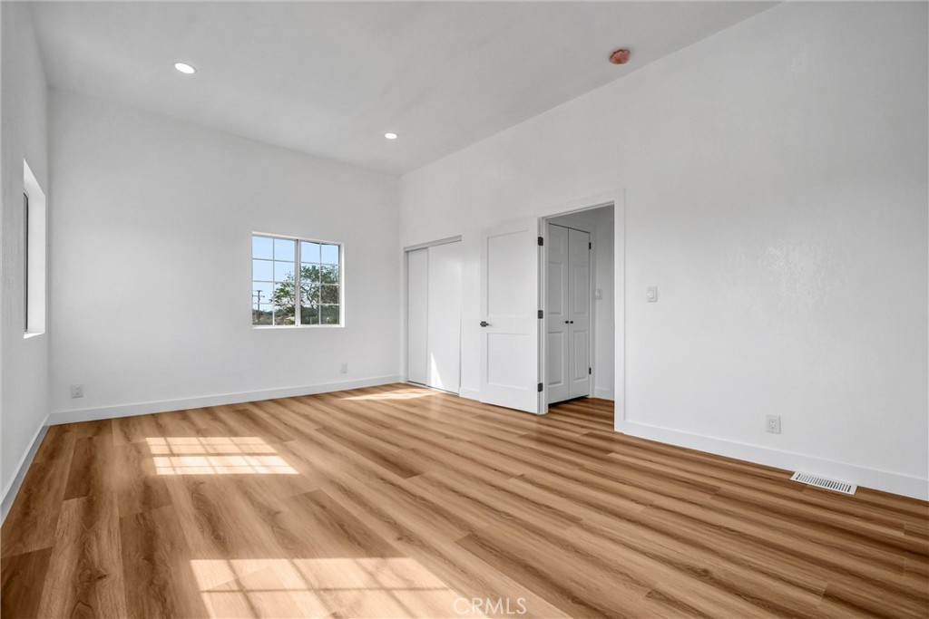 1200 South Castlegate Avenue Compton, CA 90221 - Photo 26 of 39 a view of an empty room and window