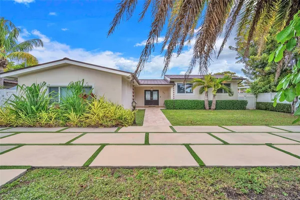 $940,000 | 851 Bluebird Avenue, Miami Springs, FL 33166