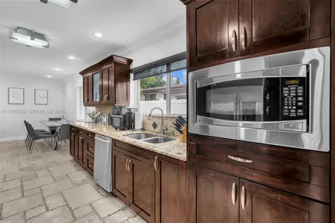 $940,000 | 851 Bluebird Avenue, Miami Springs, FL 33166