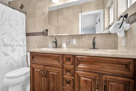 $940,000 | 851 Bluebird Avenue, Miami Springs, FL 33166