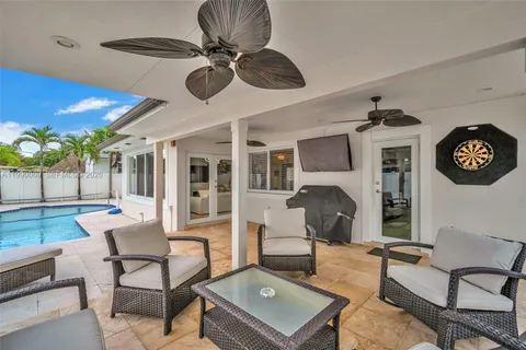 $940,000 | 851 Bluebird Avenue, Miami Springs, FL 33166
