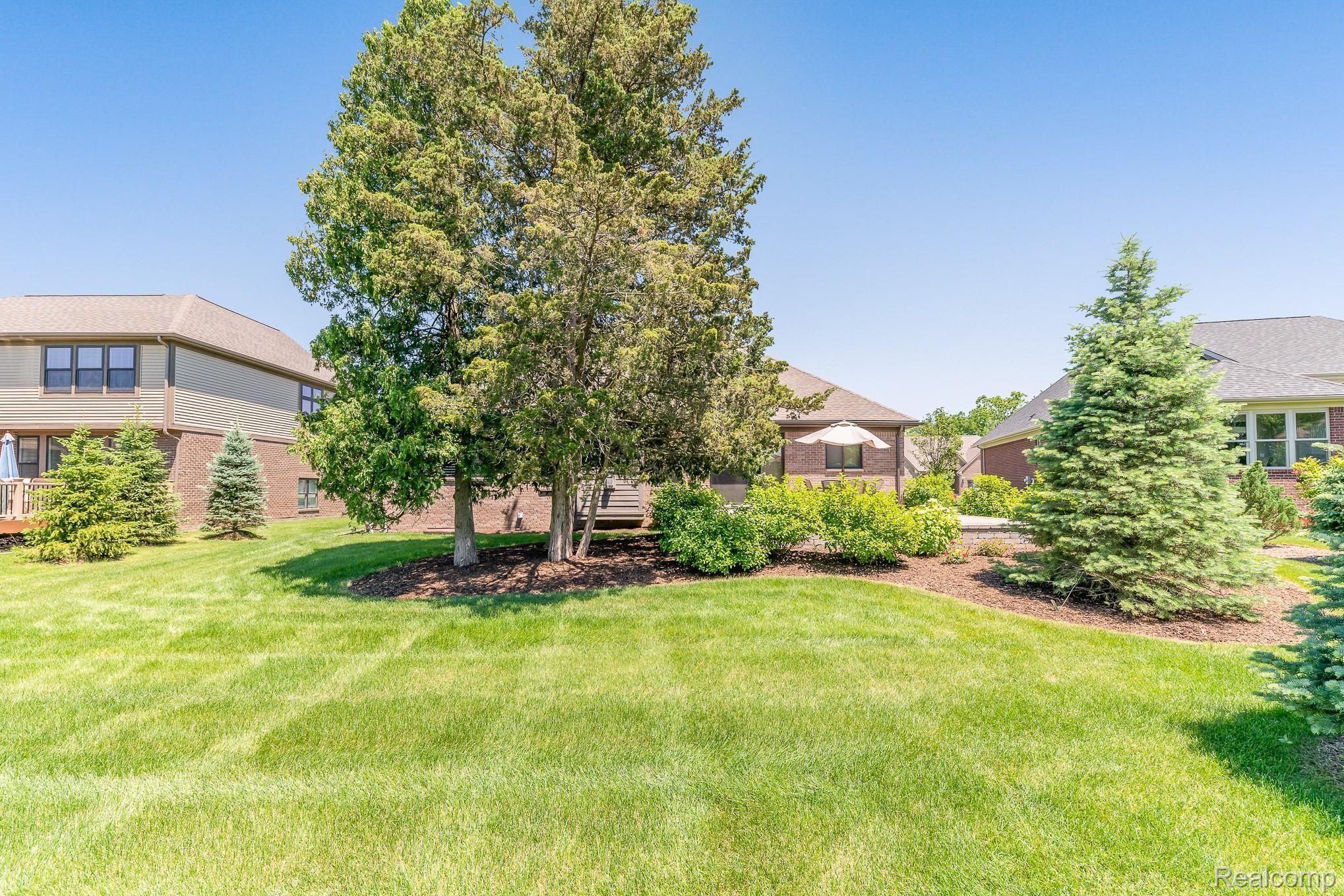 3962 Somerset Circle Rochester, MI 48309 - Photo 34 of 36 DSC02698.jpg