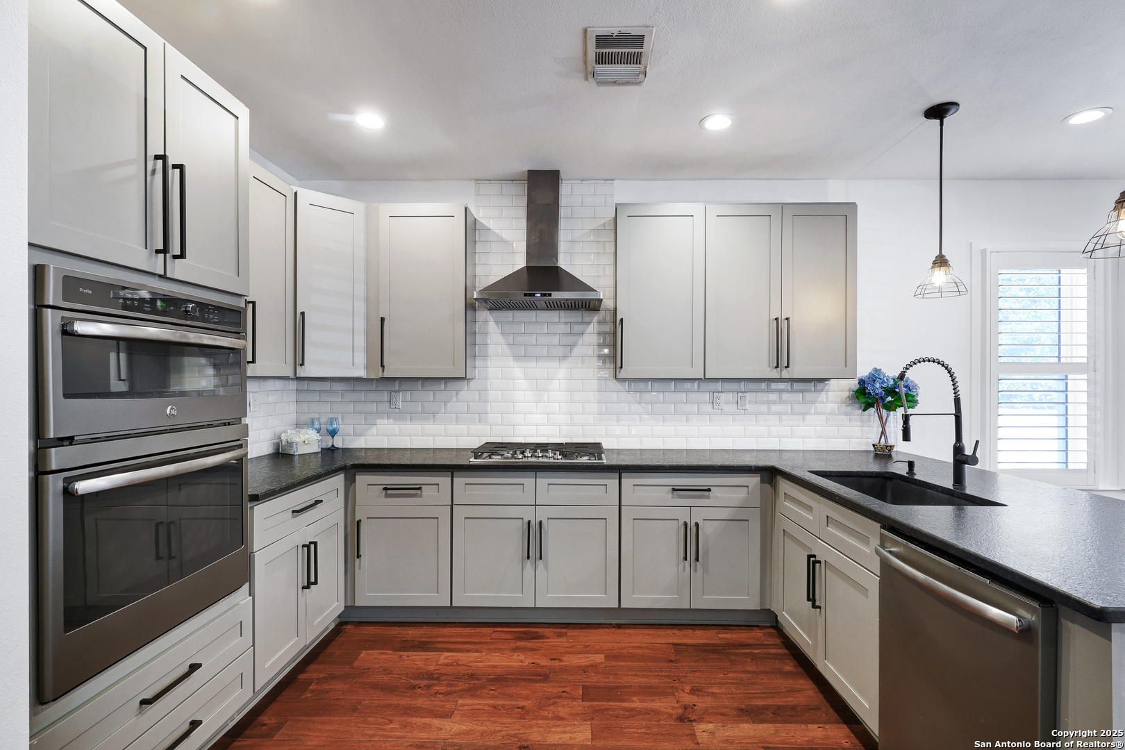 118 Routt Street Alamo Heights, TX 78209 - Photo 13 of 66