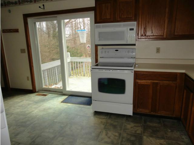 87 Stone Road Vassalboro, ME 04989 - Photo 7 of 16 Kitchen.