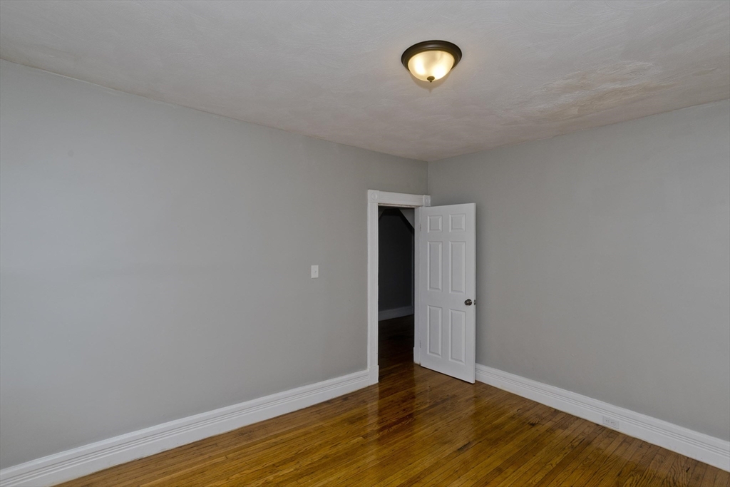 65 Montrose Street Springfield, MA 01109 - Photo 14 of 32