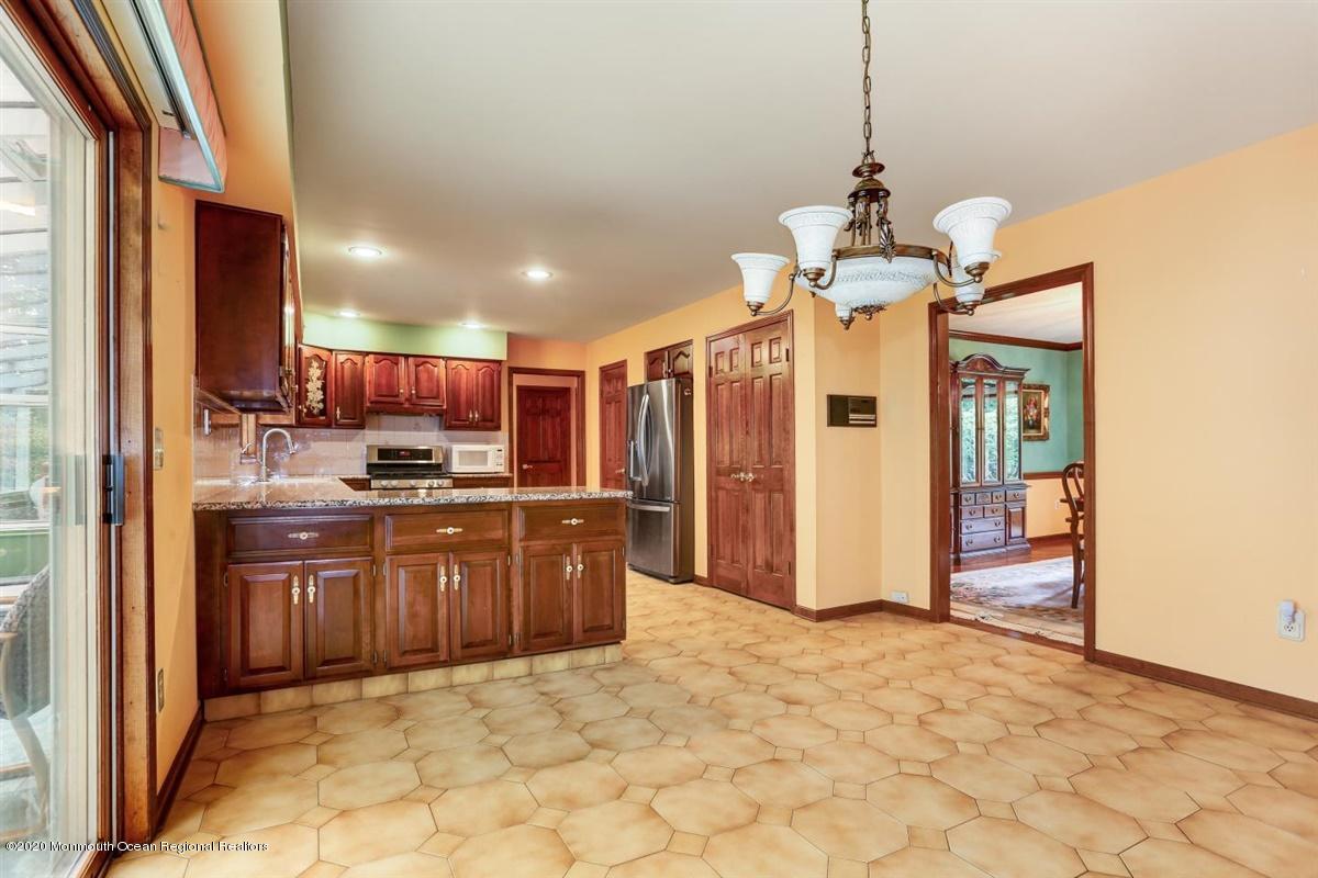 11 Clover Hill Road Colts Neck, NJ 07722 - Photo 17 of 39 19-11ClovereHillRd_019