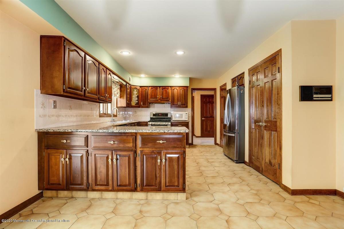 11 Clover Hill Road Colts Neck, NJ 07722 - Photo 18 of 39 22-11ClovereHillRd_022