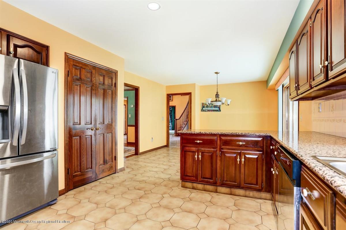 11 Clover Hill Road Colts Neck, NJ 07722 - Photo 19 of 39 24-11ClovereHillRd_024