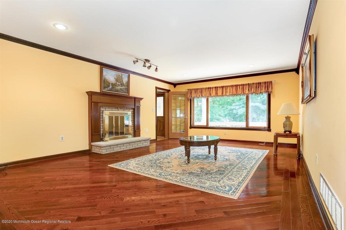 11 Clover Hill Road Colts Neck, NJ 07722 - Photo 23 of 39 36-11ClovereHillRd_036