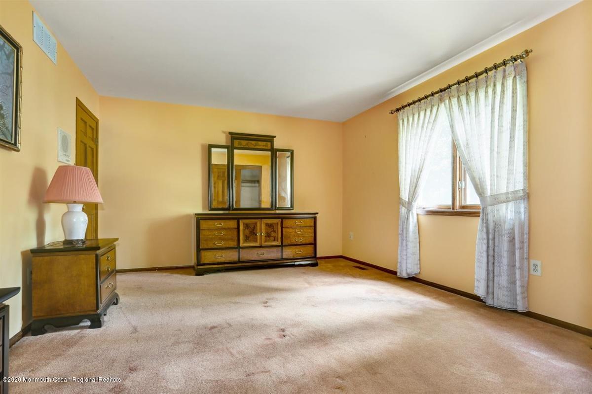 11 Clover Hill Road Colts Neck, NJ 07722 - Photo 31 of 39 51-11ClovereHillRd_051