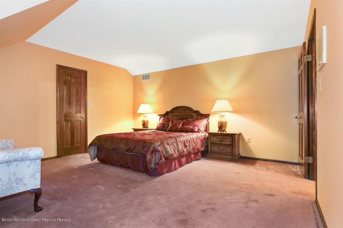 11 Clover Hill Road Colts Neck, NJ 07722 - Photo 33 of 39 55-11ClovereHillRd_055